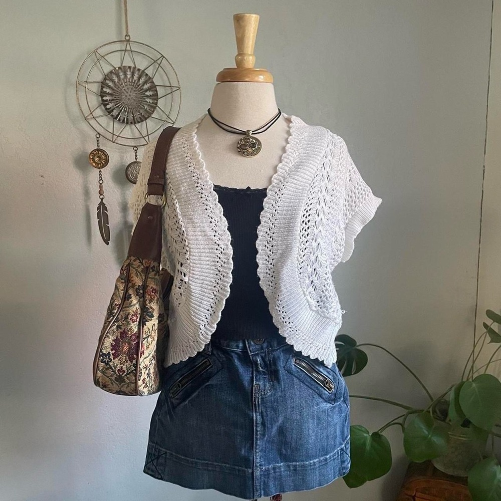 ✿ super cute white crochet bolero!! >_<